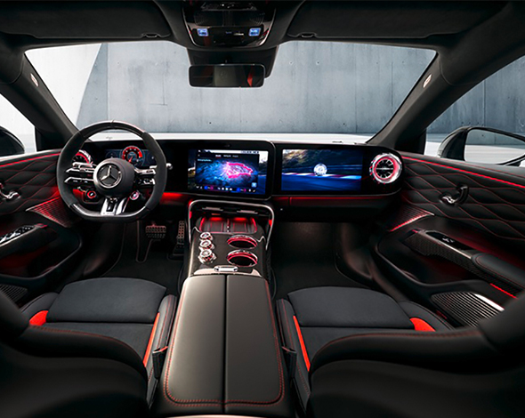 Yeni Mercedes-AMG GT 4 Kapı Coupe’nin kokpitinde yarış ruhu